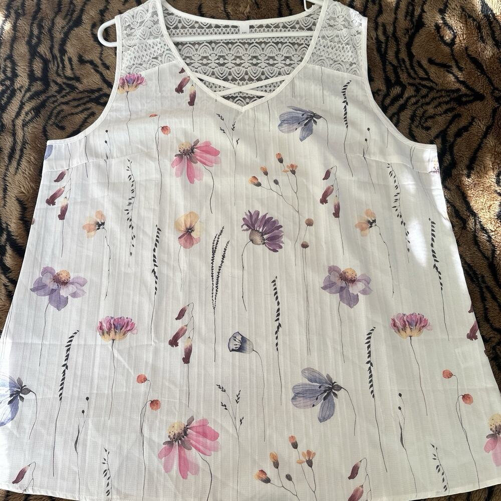 Unbranded Women’s XXL White Tank Top Floral Accents Lace Back Boho Fairy Light